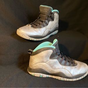 Lady Liberty size 8.5 2015 retro Jordan’s